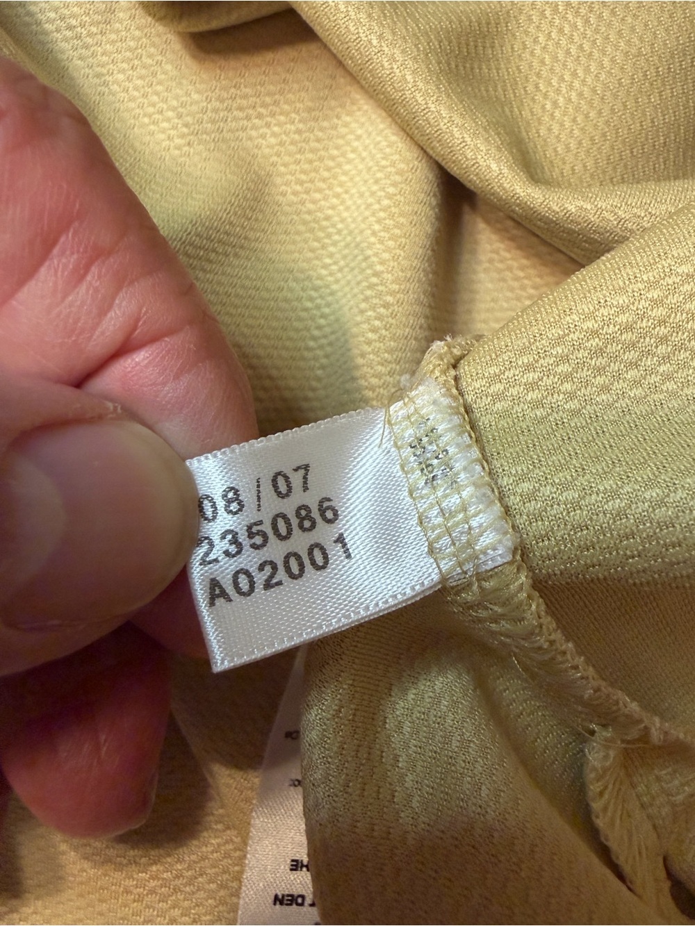 EUC Adidas Men's Polo Shirt Size 2XL Yellow Loose Fit Logo Golf Short Sleeves - Picture 9 of 9